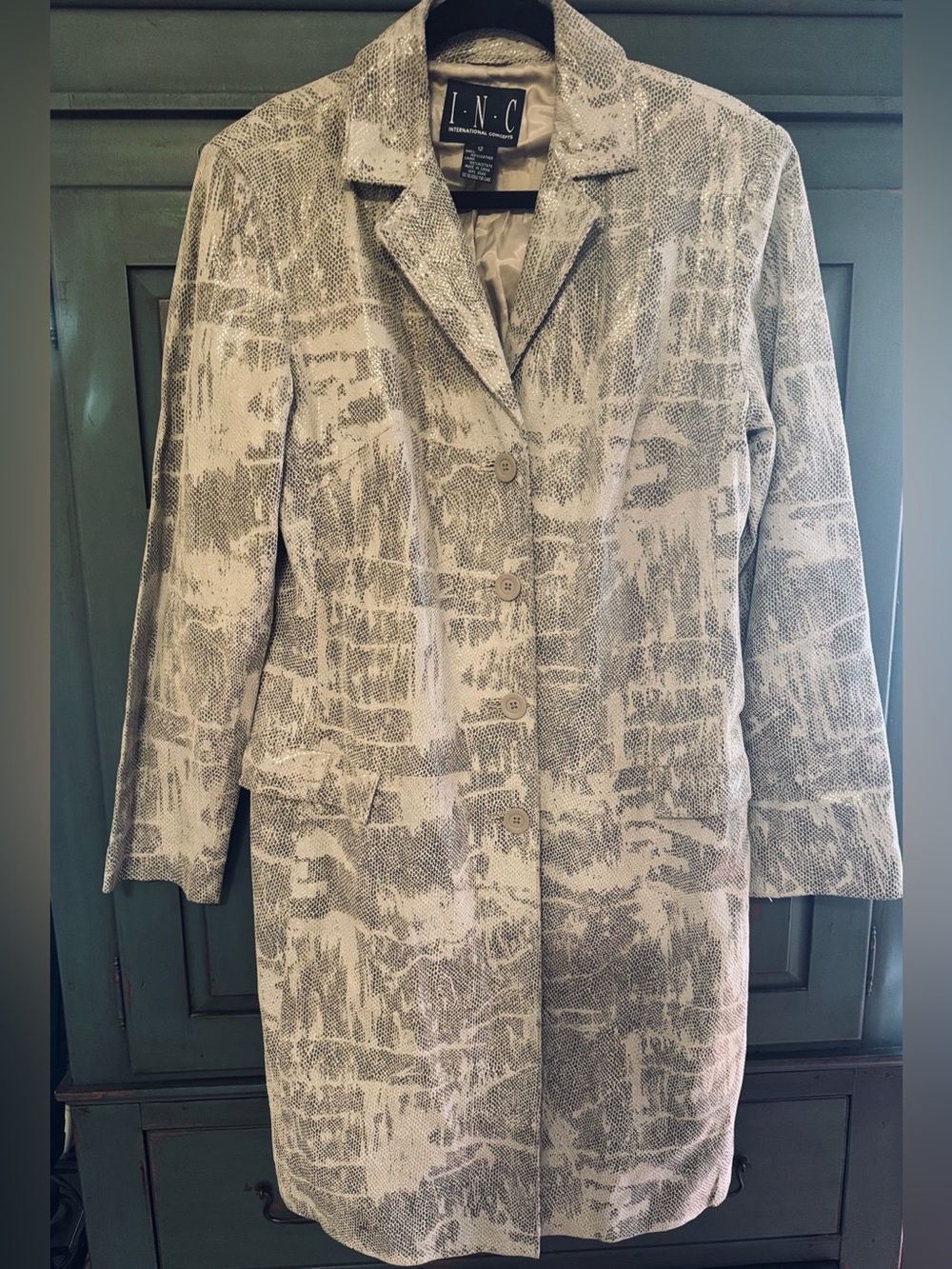 EUC INC International Concepts Women's Beige/Gray Snake Pattern Leather Trench